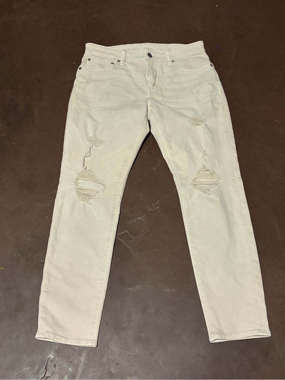 Women’s straight leg American eagle jeans